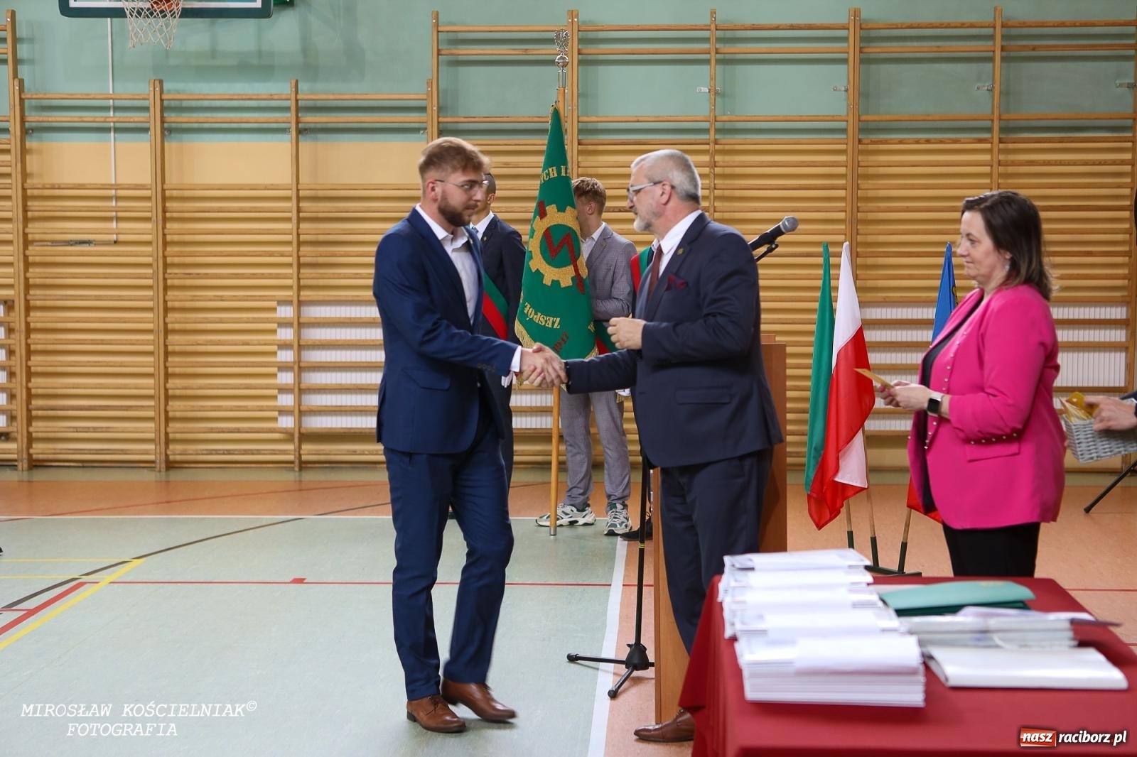 Zdjęcie w galerii na portalu naszraciborz.pl: Raciborska politechnika nad Odrą pożegnała absolwentów wiadomości z regionu