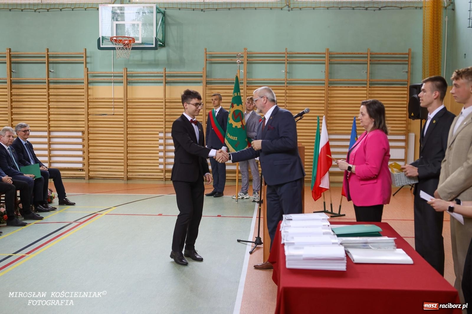 Zdjęcie w galerii na portalu naszraciborz.pl: Raciborska politechnika nad Odrą pożegnała absolwentów wiadomości z regionu