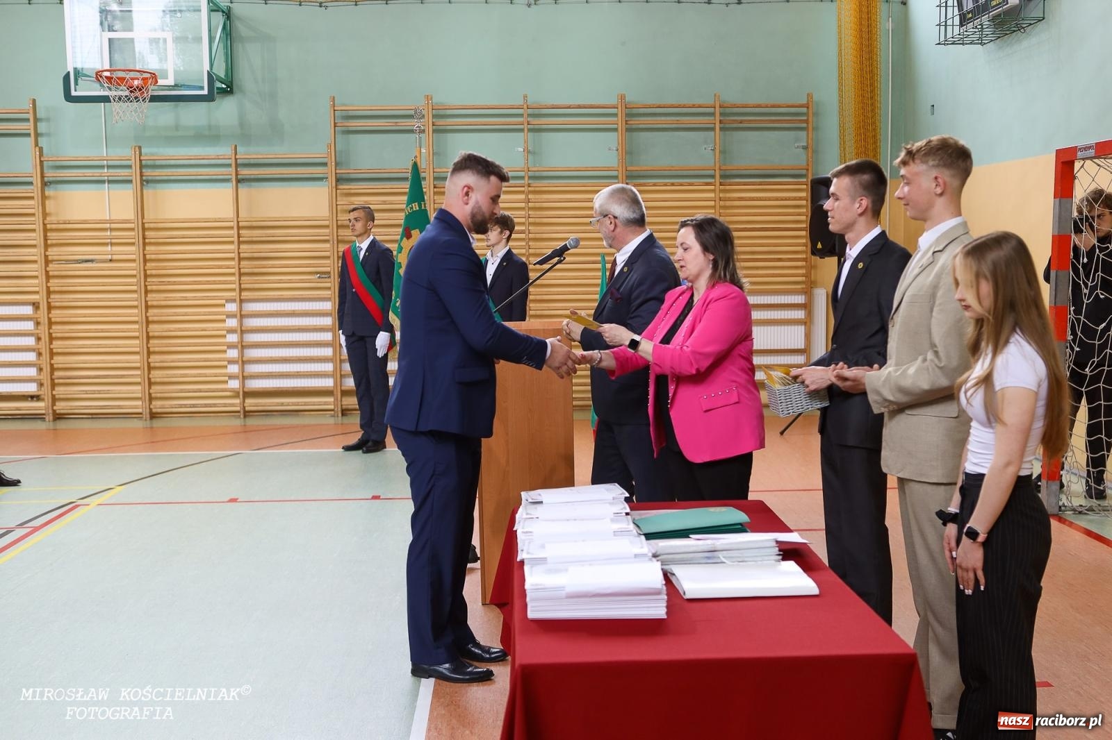 Zdjęcie w galerii na portalu naszraciborz.pl: Raciborska politechnika nad Odrą pożegnała absolwentów wiadomości z regionu