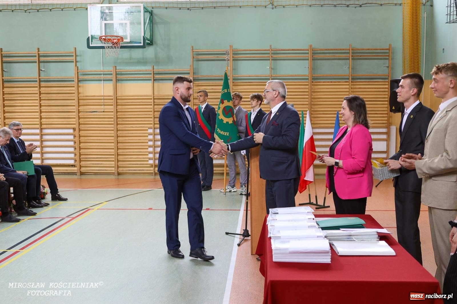 Zdjęcie w galerii na portalu naszraciborz.pl: Raciborska politechnika nad Odrą pożegnała absolwentów wiadomości z regionu
