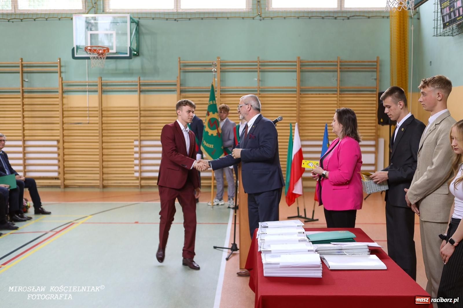 Zdjęcie w galerii na portalu naszraciborz.pl: Raciborska politechnika nad Odrą pożegnała absolwentów wiadomości z regionu