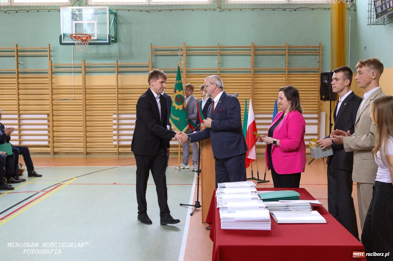 Zdjęcie w galerii na portalu naszraciborz.pl: Raciborska politechnika nad Odrą pożegnała absolwentów wiadomości z regionu