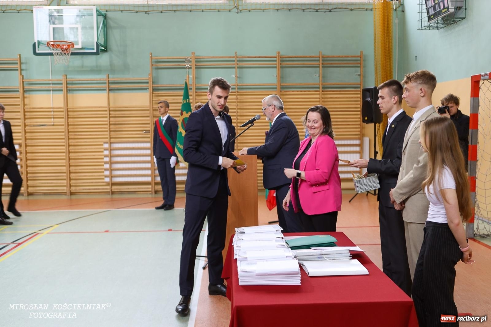 Zdjęcie w galerii na portalu naszraciborz.pl: Raciborska politechnika nad Odrą pożegnała absolwentów wiadomości z regionu