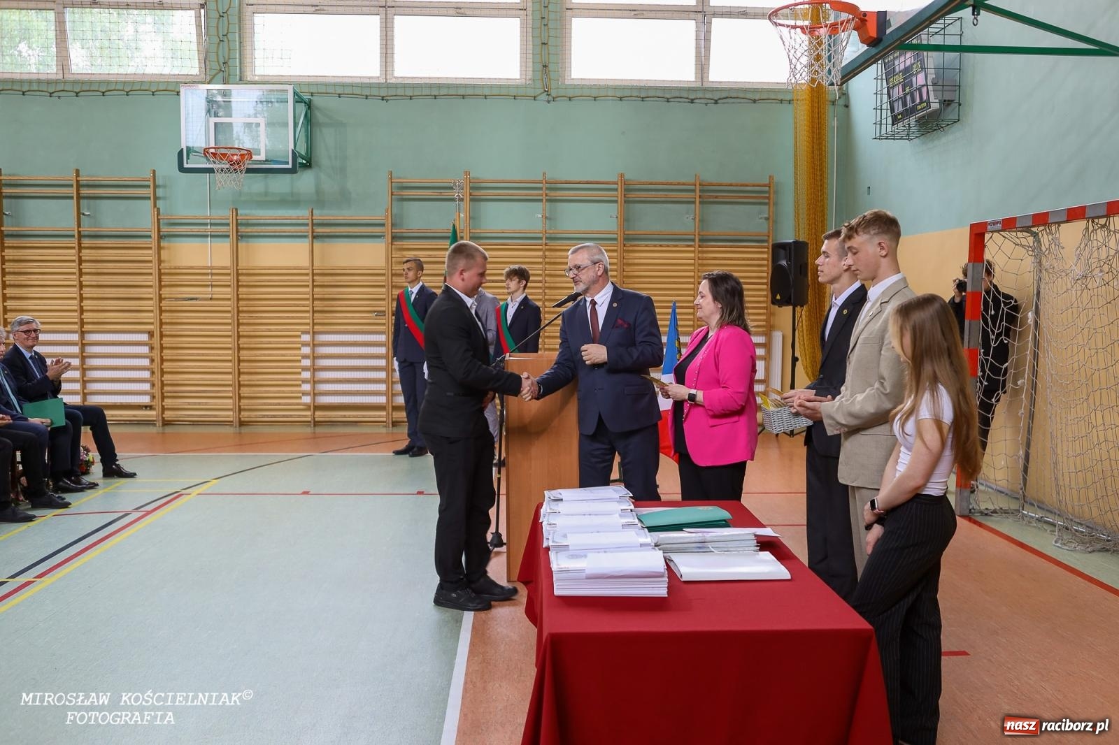 Zdjęcie w galerii na portalu naszraciborz.pl: Raciborska politechnika nad Odrą pożegnała absolwentów wiadomości z regionu