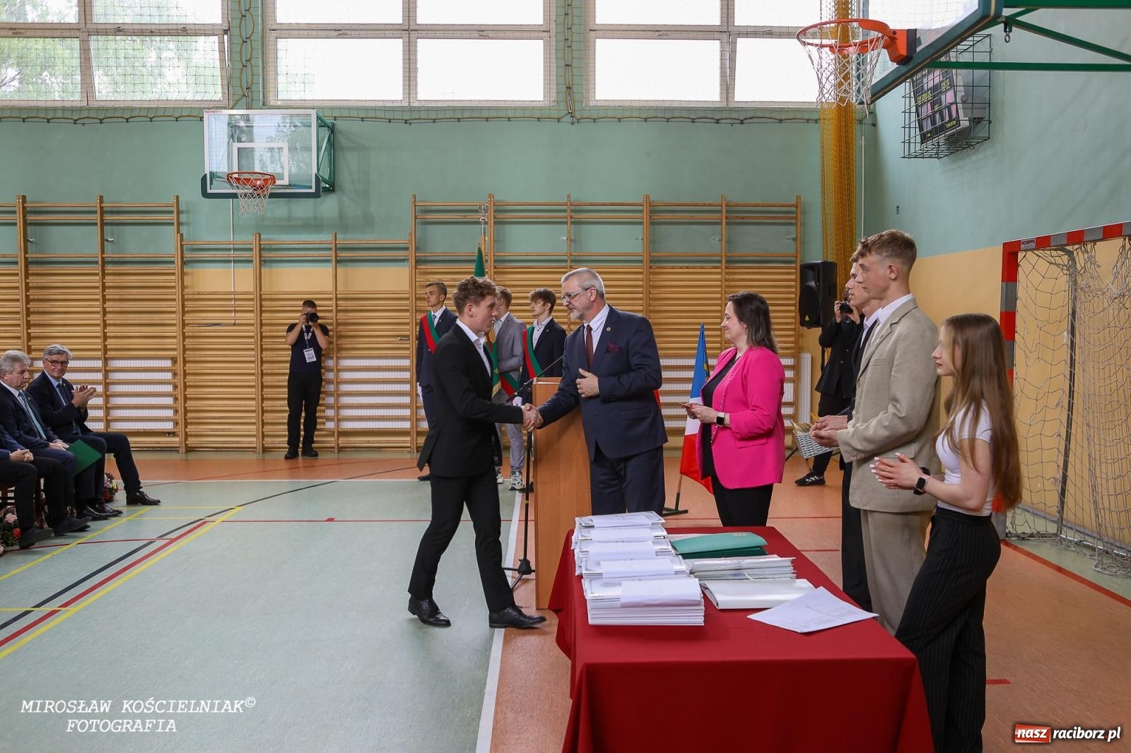 Zdjęcie w galerii na portalu naszraciborz.pl: Raciborska politechnika nad Odrą pożegnała absolwentów wiadomości z regionu