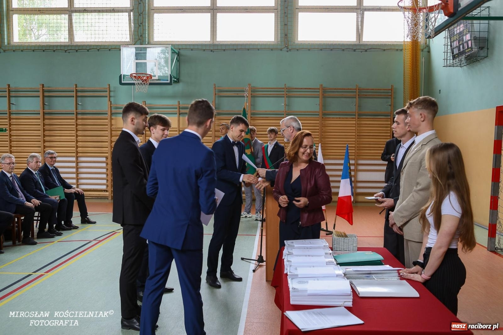 Zdjęcie w galerii na portalu naszraciborz.pl: Raciborska politechnika nad Odrą pożegnała absolwentów wiadomości z regionu