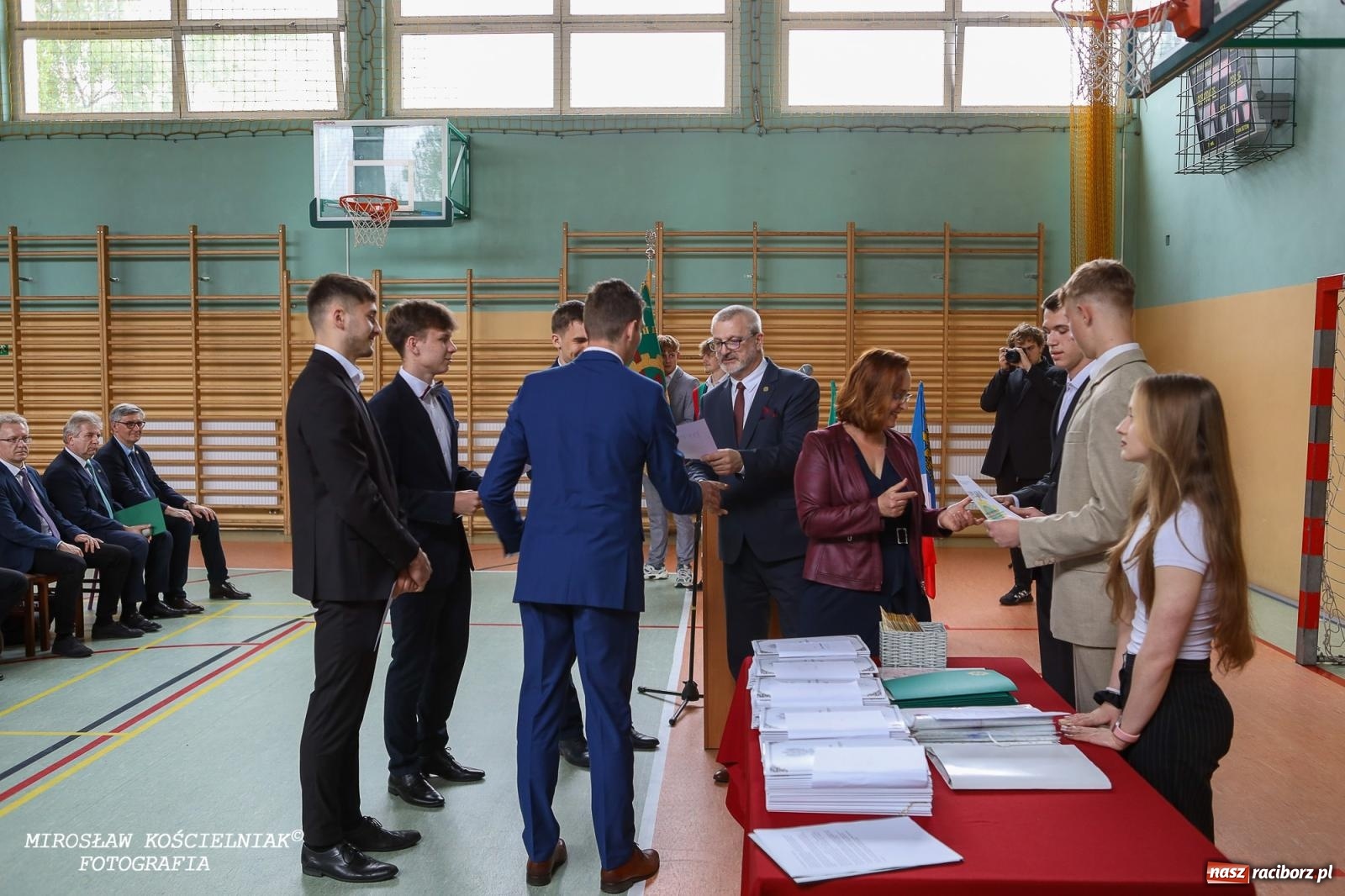 Zdjęcie w galerii na portalu naszraciborz.pl: Raciborska politechnika nad Odrą pożegnała absolwentów wiadomości z regionu