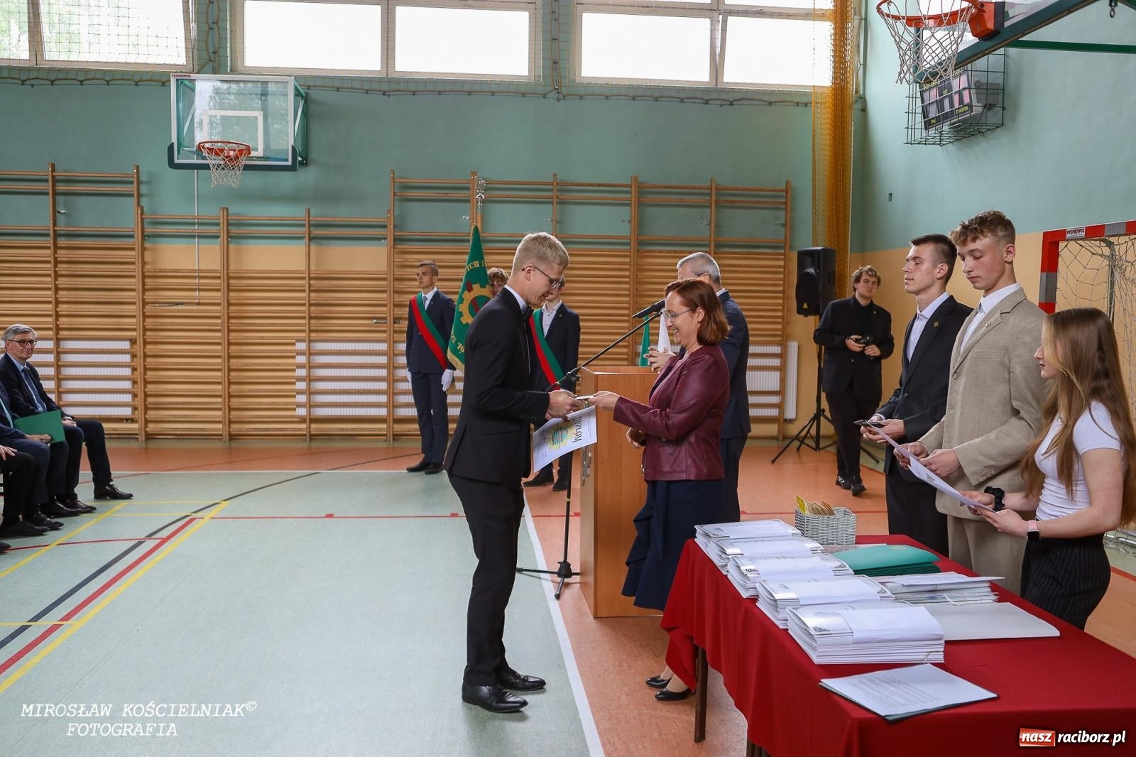 Zdjęcie w galerii na portalu naszraciborz.pl: Raciborska politechnika nad Odrą pożegnała absolwentów wiadomości z regionu