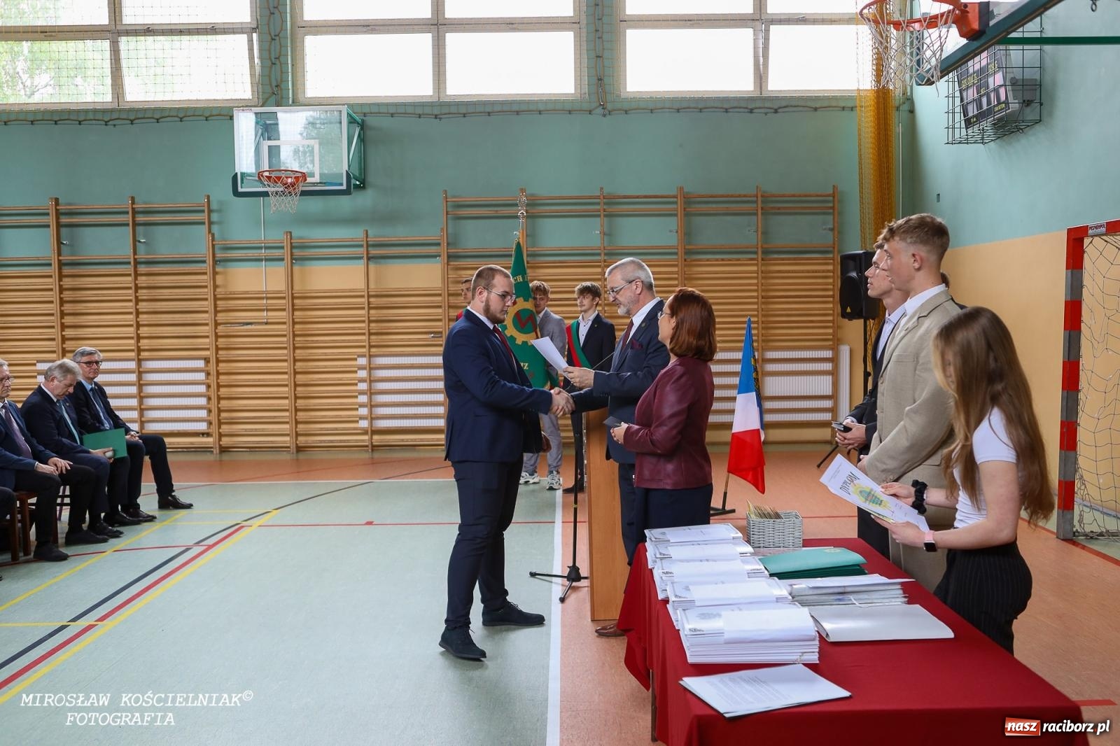 Zdjęcie w galerii na portalu naszraciborz.pl: Raciborska politechnika nad Odrą pożegnała absolwentów wiadomości z regionu