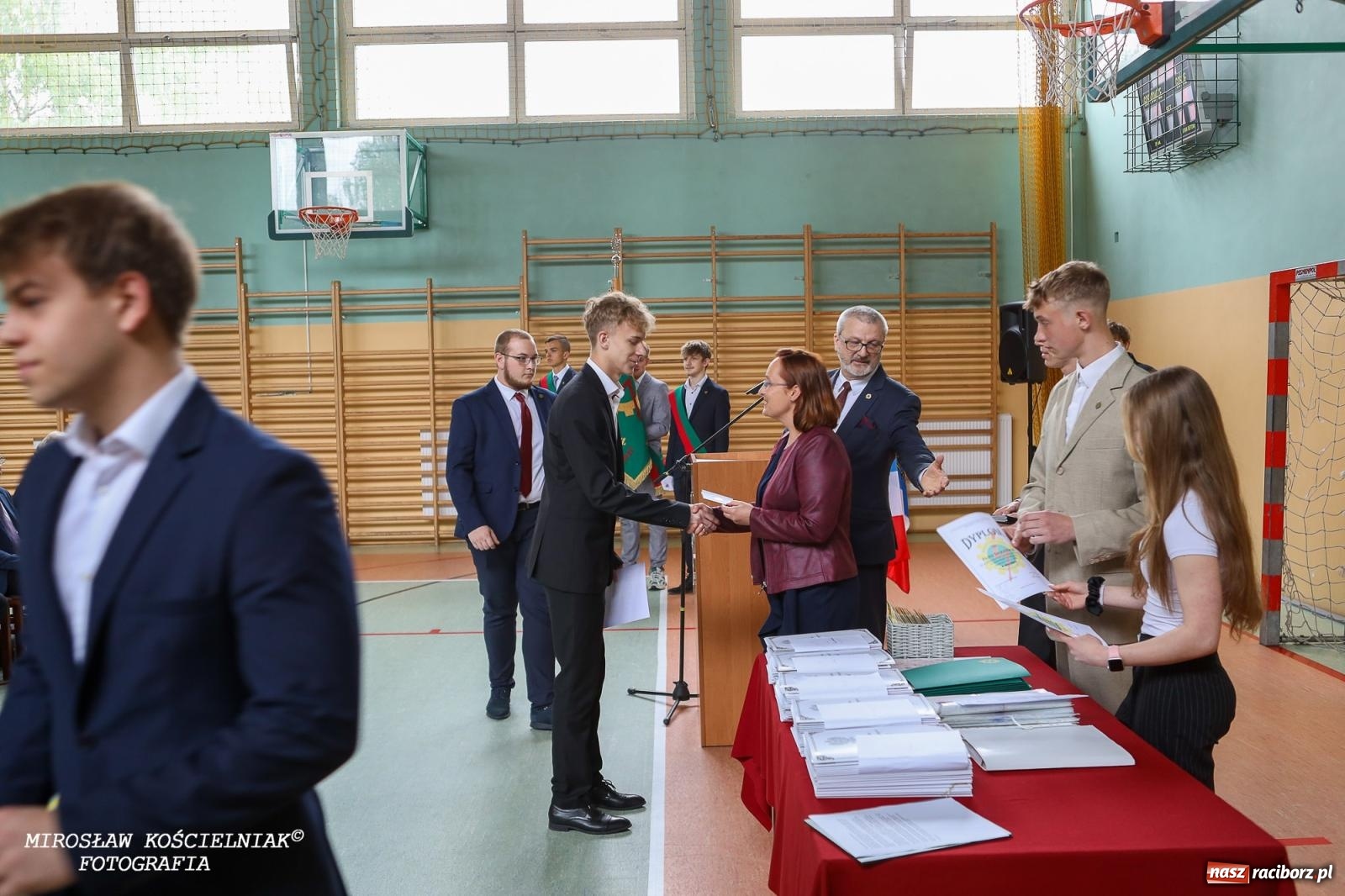 Zdjęcie w galerii na portalu naszraciborz.pl: Raciborska politechnika nad Odrą pożegnała absolwentów wiadomości z regionu