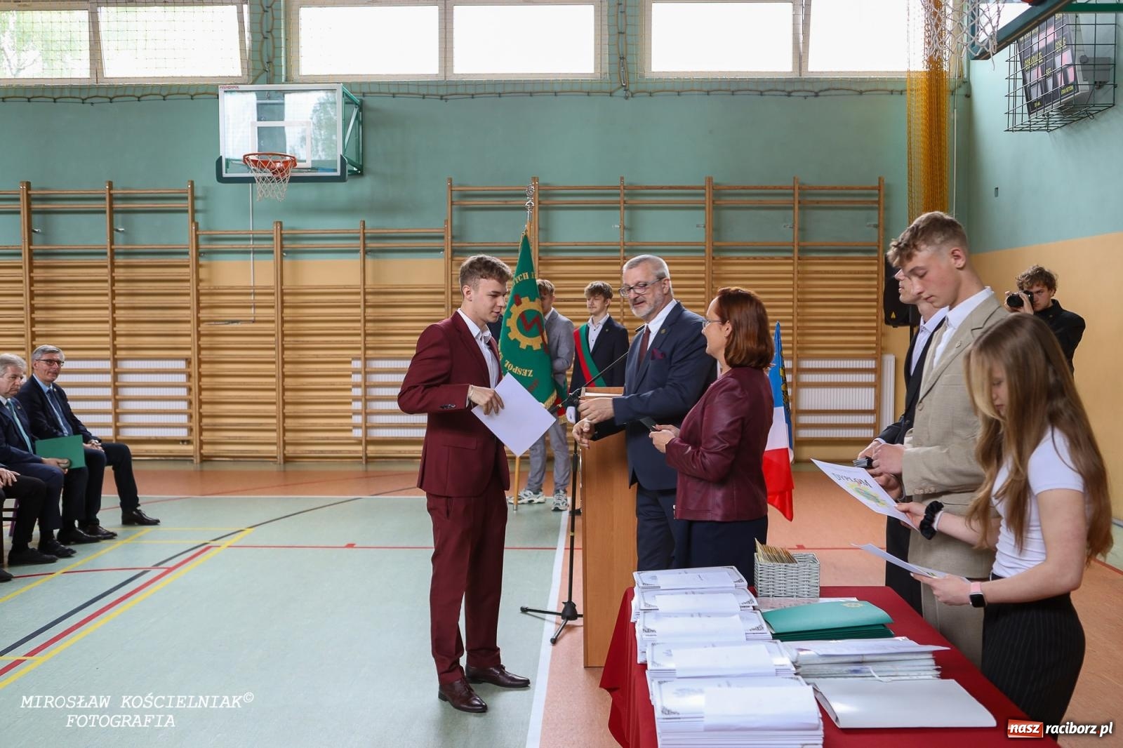 Zdjęcie w galerii na portalu naszraciborz.pl: Raciborska politechnika nad Odrą pożegnała absolwentów wiadomości z regionu
