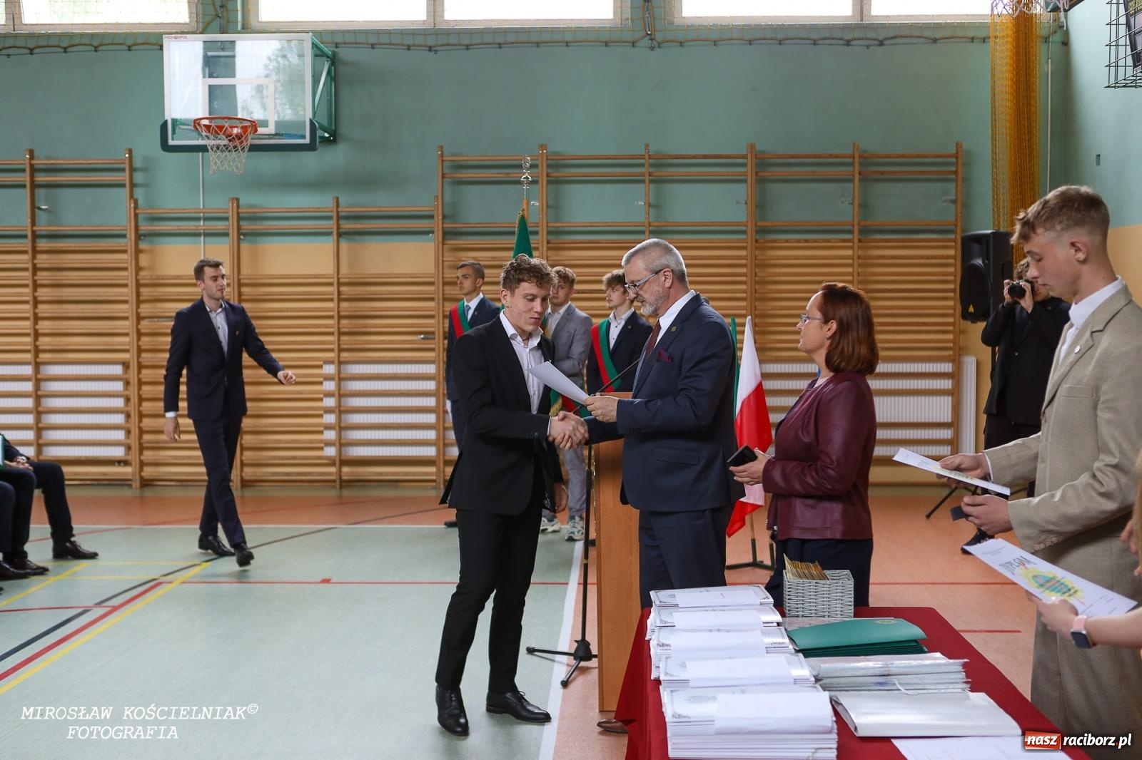 Zdjęcie w galerii na portalu naszraciborz.pl: Raciborska politechnika nad Odrą pożegnała absolwentów wiadomości z regionu