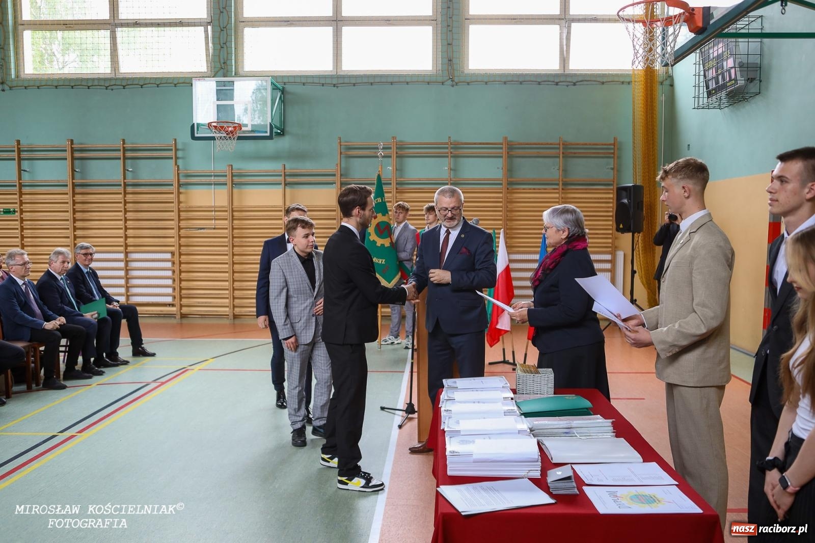 Zdjęcie w galerii na portalu naszraciborz.pl: Raciborska politechnika nad Odrą pożegnała absolwentów wiadomości z regionu