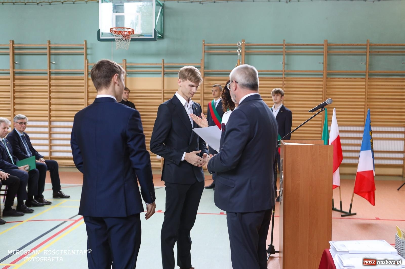 Zdjęcie w galerii na portalu naszraciborz.pl: Raciborska politechnika nad Odrą pożegnała absolwentów wiadomości z regionu