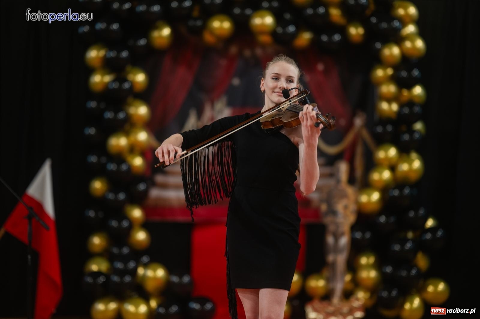 Zdjęcie w galerii na portalu naszraciborz.pl: II LO żegna swoich maturzystów. Są gotowi do podboju świata wiadomości z regionu