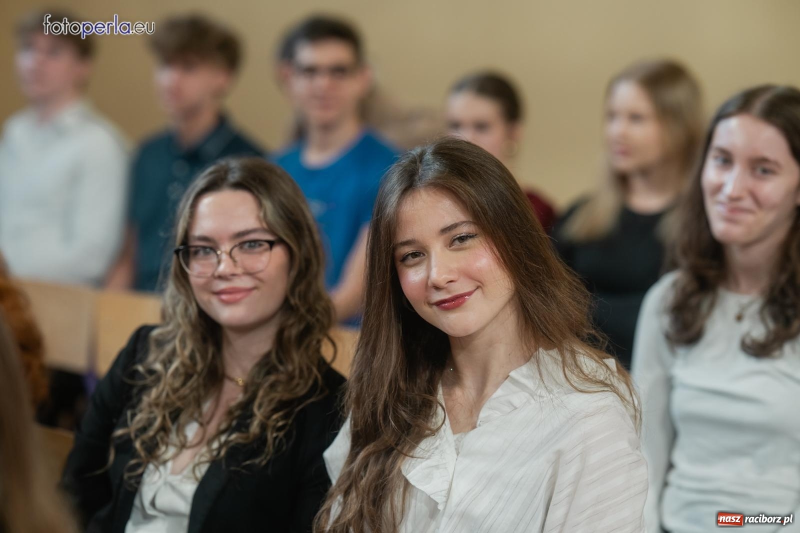 Zdjęcie w galerii na portalu naszraciborz.pl: II LO żegna swoich maturzystów. Są gotowi do podboju świata wiadomości z regionu