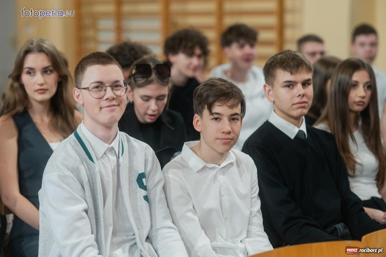 Zdjęcie w galerii na portalu naszraciborz.pl: II LO żegna swoich maturzystów. Są gotowi do podboju świata wiadomości z regionu