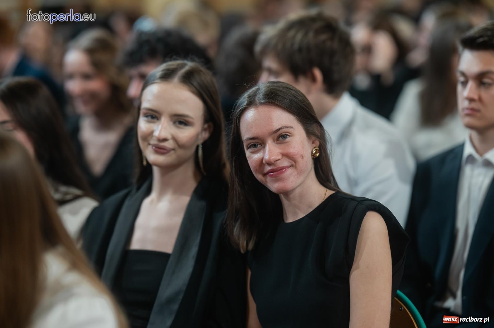 Zdjęcie w galerii na portalu naszraciborz.pl: II LO żegna swoich maturzystów. Są gotowi do podboju świata wiadomości z regionu