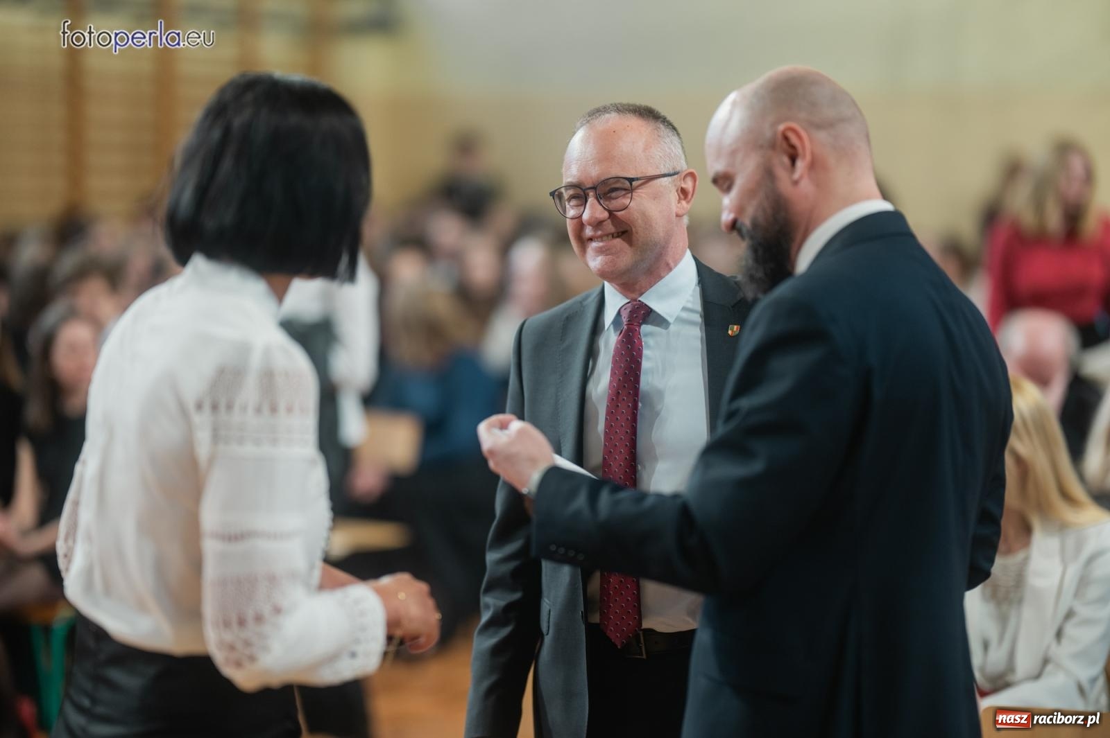 Zdjęcie w galerii na portalu naszraciborz.pl: II LO żegna swoich maturzystów. Są gotowi do podboju świata wiadomości z regionu