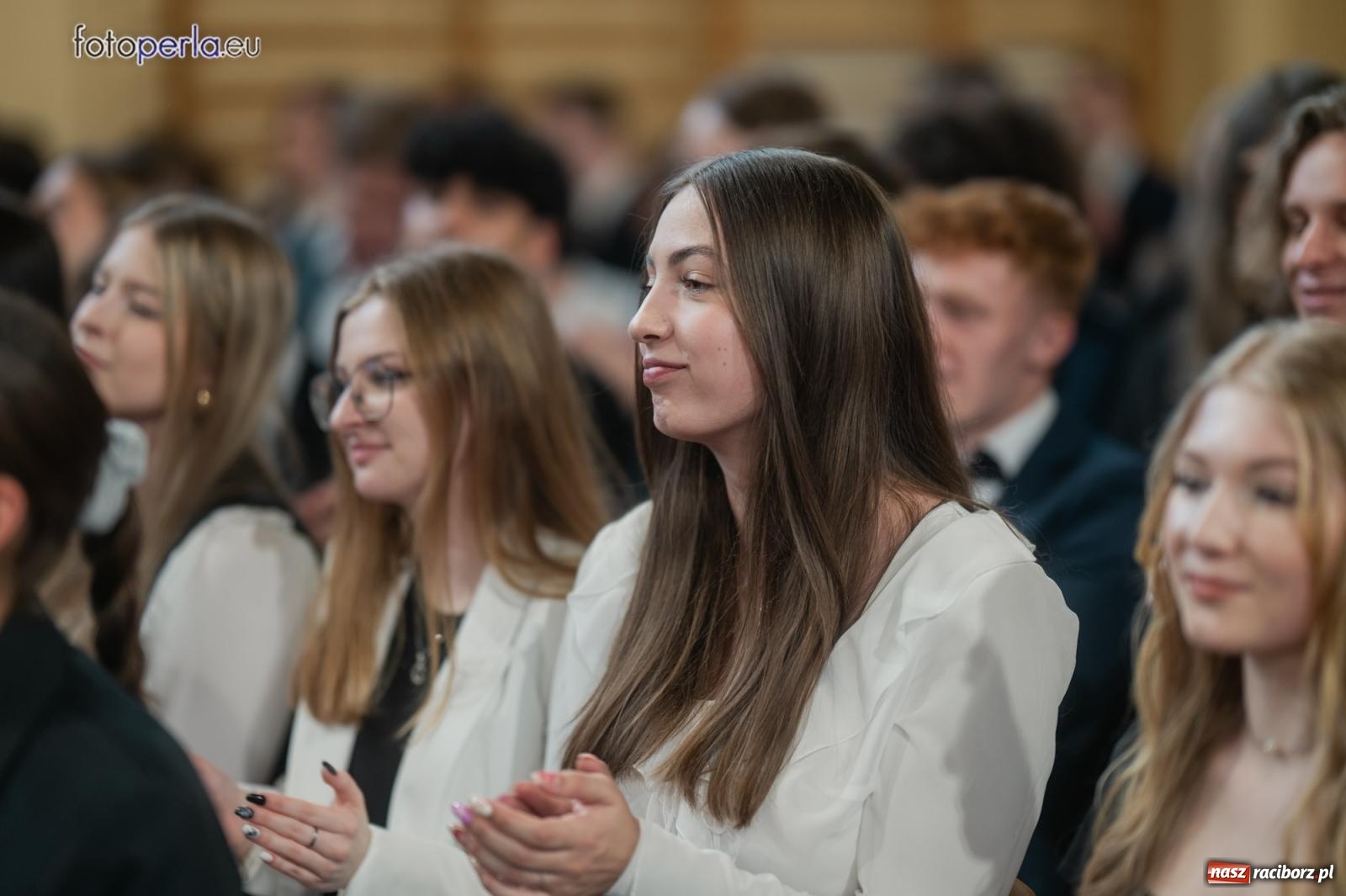 Zdjęcie w galerii na portalu naszraciborz.pl: II LO żegna swoich maturzystów. Są gotowi do podboju świata wiadomości z regionu