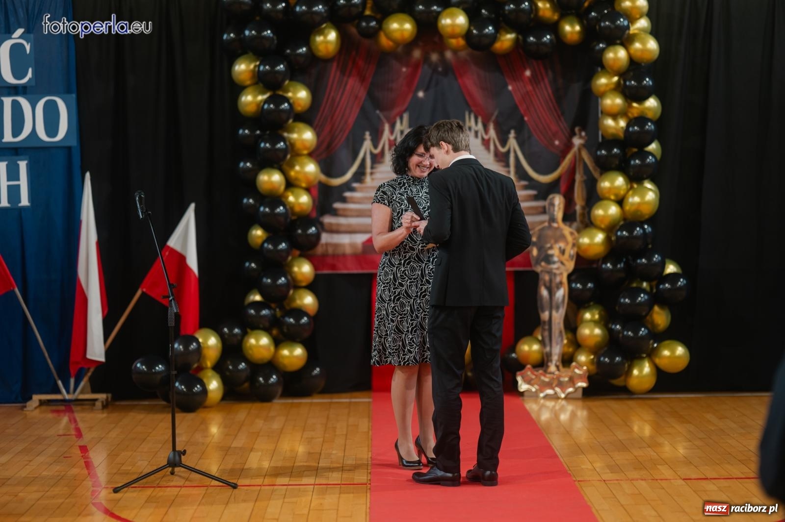 Zdjęcie w galerii na portalu naszraciborz.pl: II LO żegna swoich maturzystów. Są gotowi do podboju świata wiadomości z regionu