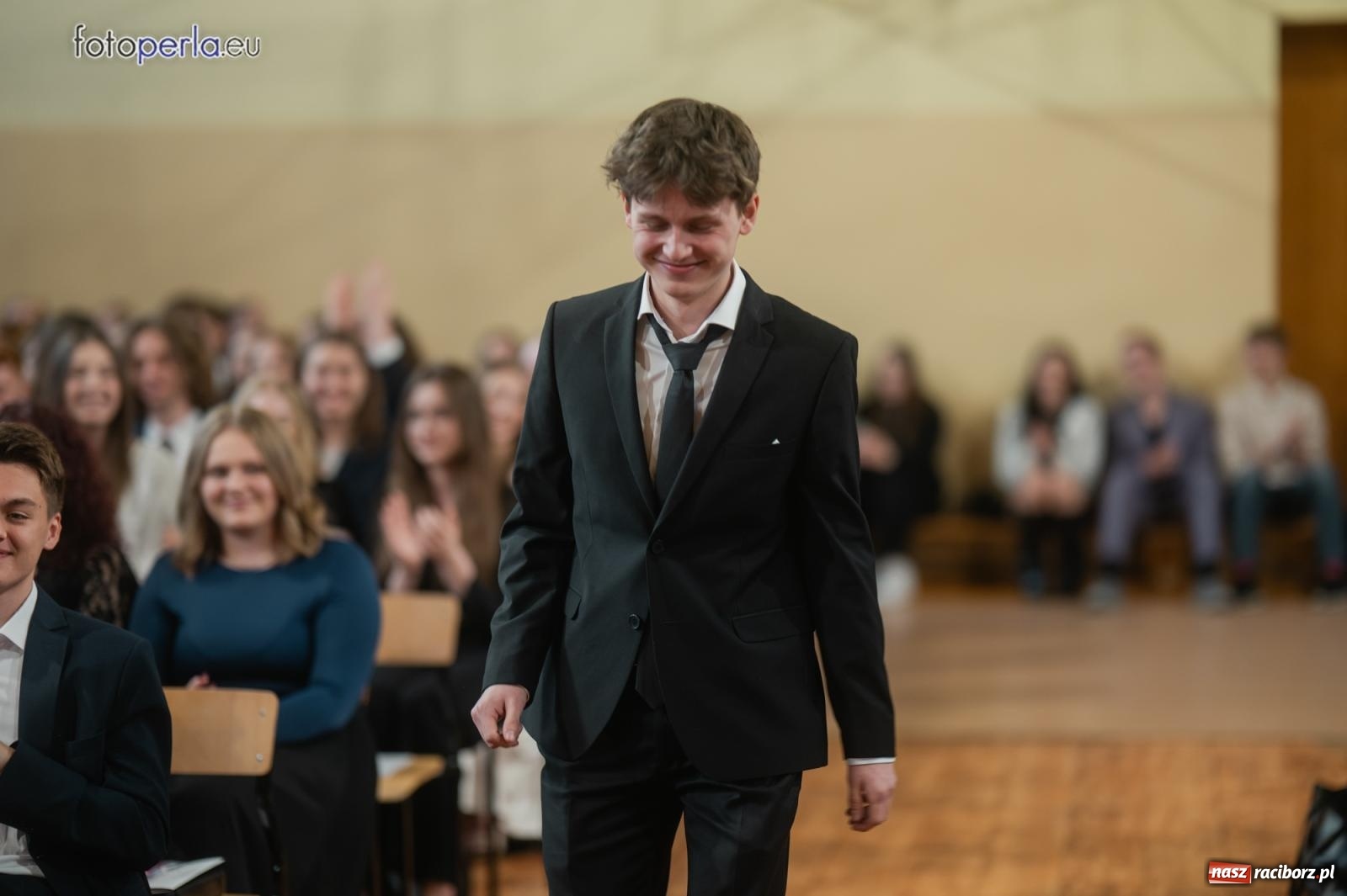 Zdjęcie w galerii na portalu naszraciborz.pl: II LO żegna swoich maturzystów. Są gotowi do podboju świata wiadomości z regionu