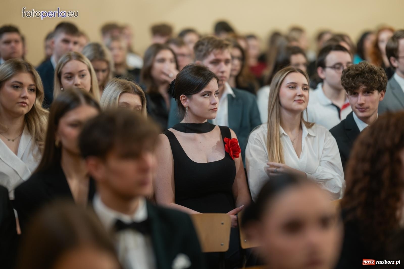 Zdjęcie w galerii na portalu naszraciborz.pl: II LO żegna swoich maturzystów. Są gotowi do podboju świata wiadomości z regionu