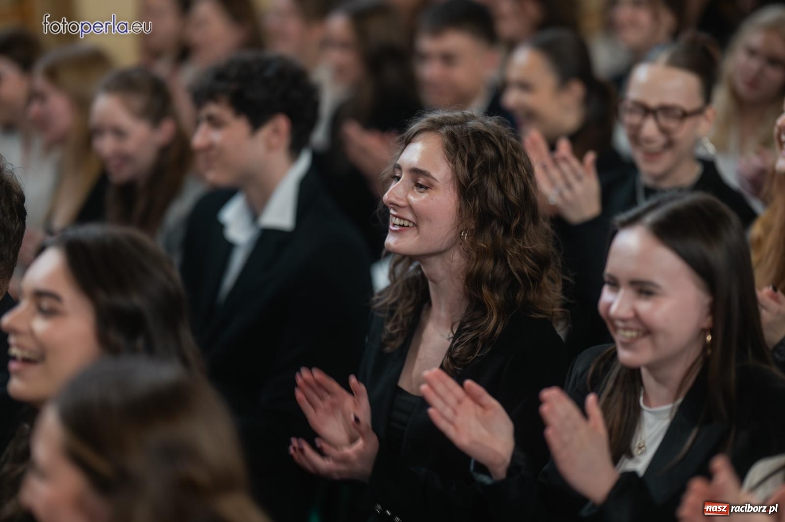 Zdjęcie w galerii na portalu naszraciborz.pl: II LO żegna swoich maturzystów. Są gotowi do podboju świata wiadomości z regionu
