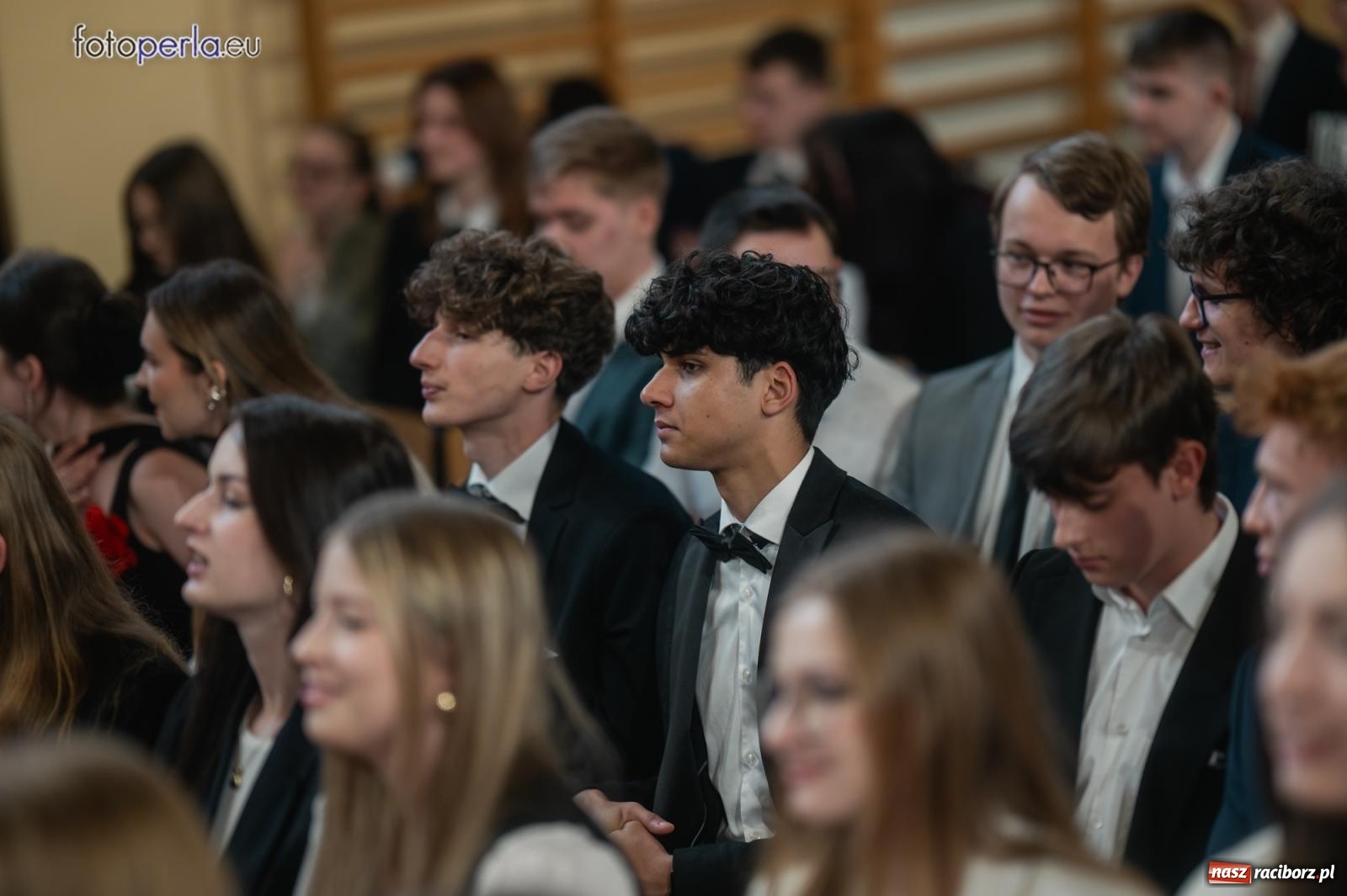 Zdjęcie w galerii na portalu naszraciborz.pl: II LO żegna swoich maturzystów. Są gotowi do podboju świata wiadomości z regionu