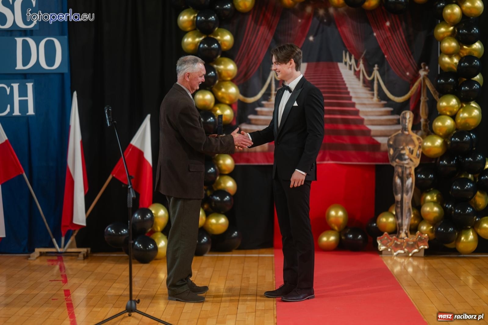 Zdjęcie w galerii na portalu naszraciborz.pl: II LO żegna swoich maturzystów. Są gotowi do podboju świata wiadomości z regionu