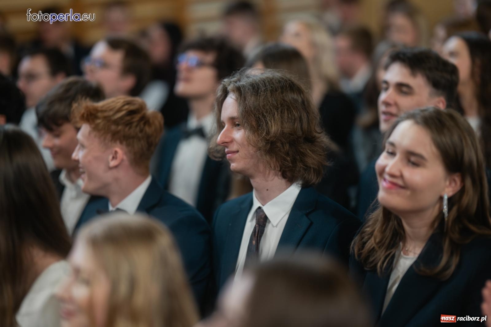 Zdjęcie w galerii na portalu naszraciborz.pl: II LO żegna swoich maturzystów. Są gotowi do podboju świata wiadomości z regionu