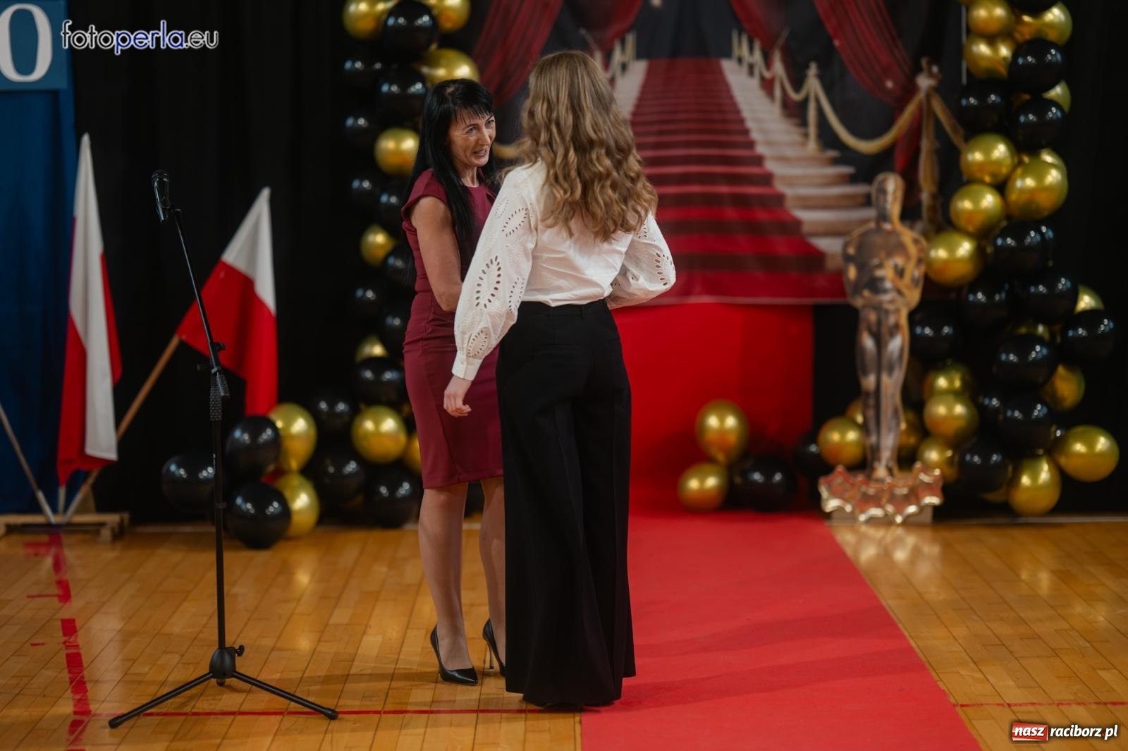 Zdjęcie w galerii na portalu naszraciborz.pl: II LO żegna swoich maturzystów. Są gotowi do podboju świata wiadomości z regionu