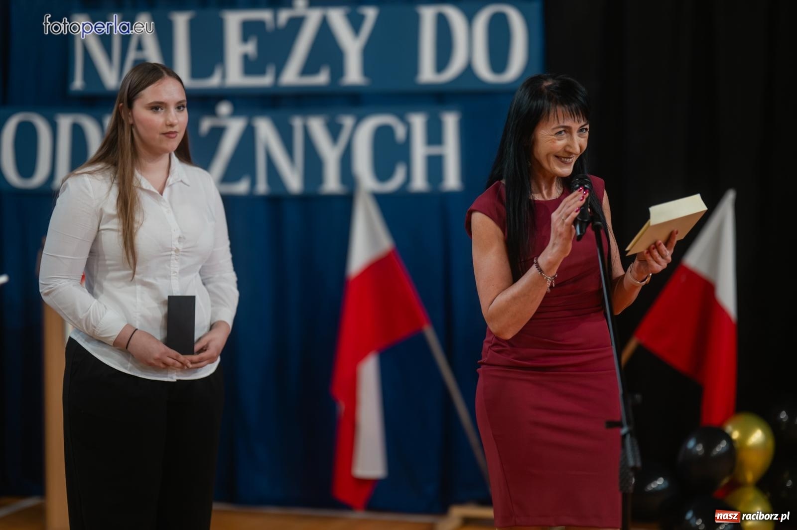 Zdjęcie w galerii na portalu naszraciborz.pl: II LO żegna swoich maturzystów. Są gotowi do podboju świata wiadomości z regionu