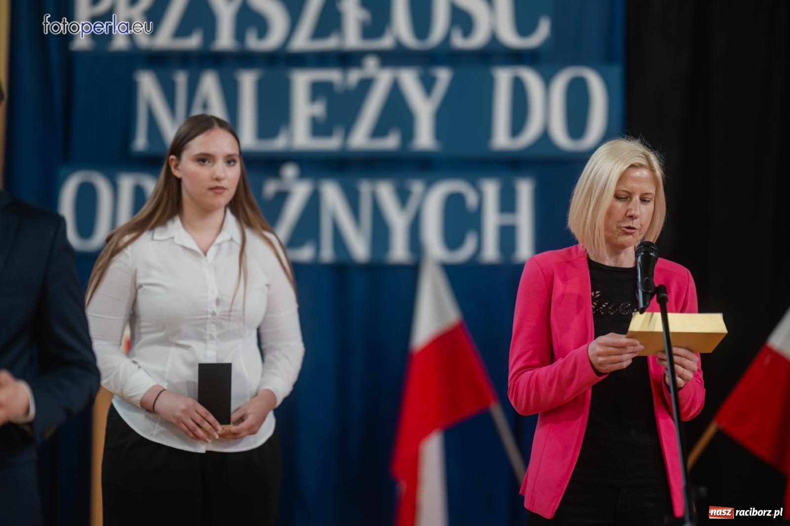 Zdjęcie w galerii na portalu naszraciborz.pl: II LO żegna swoich maturzystów. Są gotowi do podboju świata wiadomości z regionu