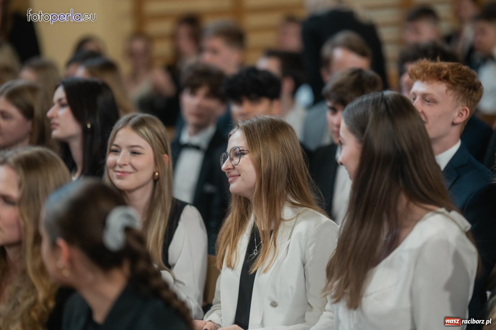 Zdjęcie w galerii na portalu naszraciborz.pl: II LO żegna swoich maturzystów. Są gotowi do podboju świata wiadomości z regionu