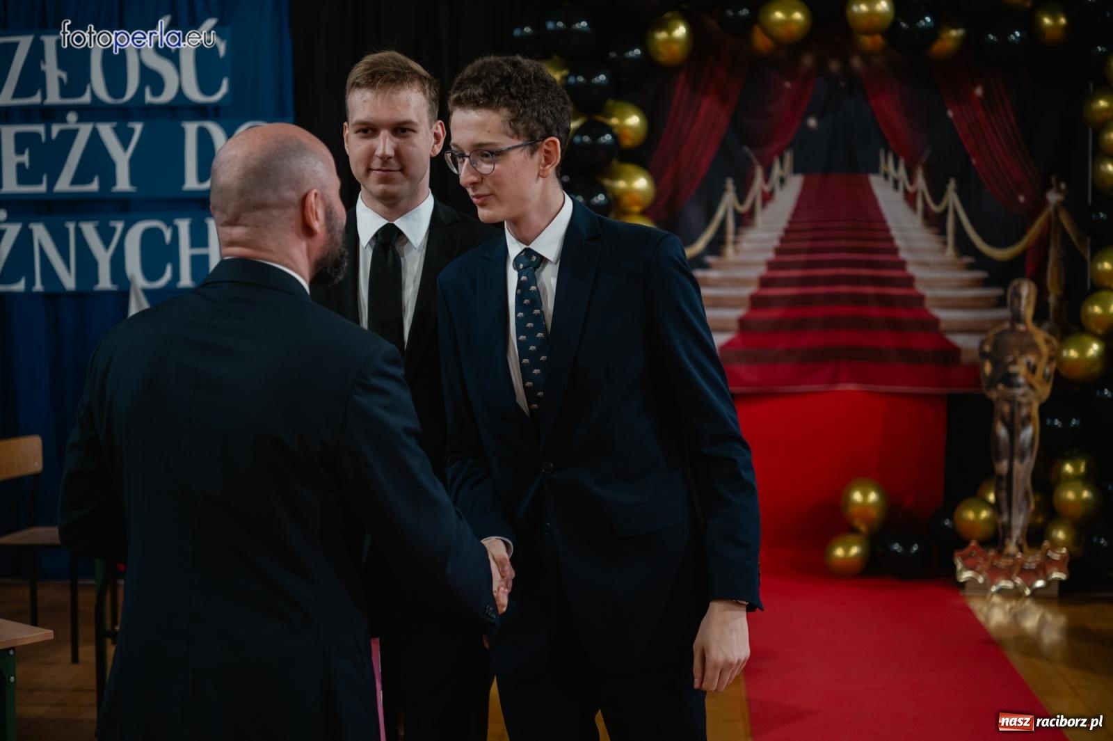 Zdjęcie w galerii na portalu naszraciborz.pl: II LO żegna swoich maturzystów. Są gotowi do podboju świata wiadomości z regionu