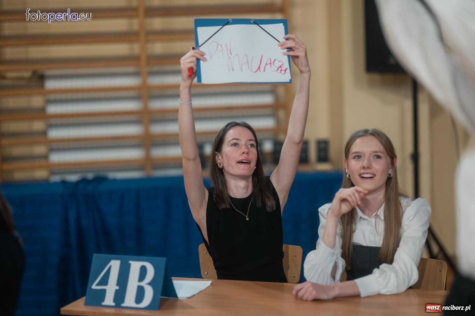 Zdjęcie w galerii na portalu naszraciborz.pl: II LO żegna swoich maturzystów. Są gotowi do podboju świata wiadomości z regionu