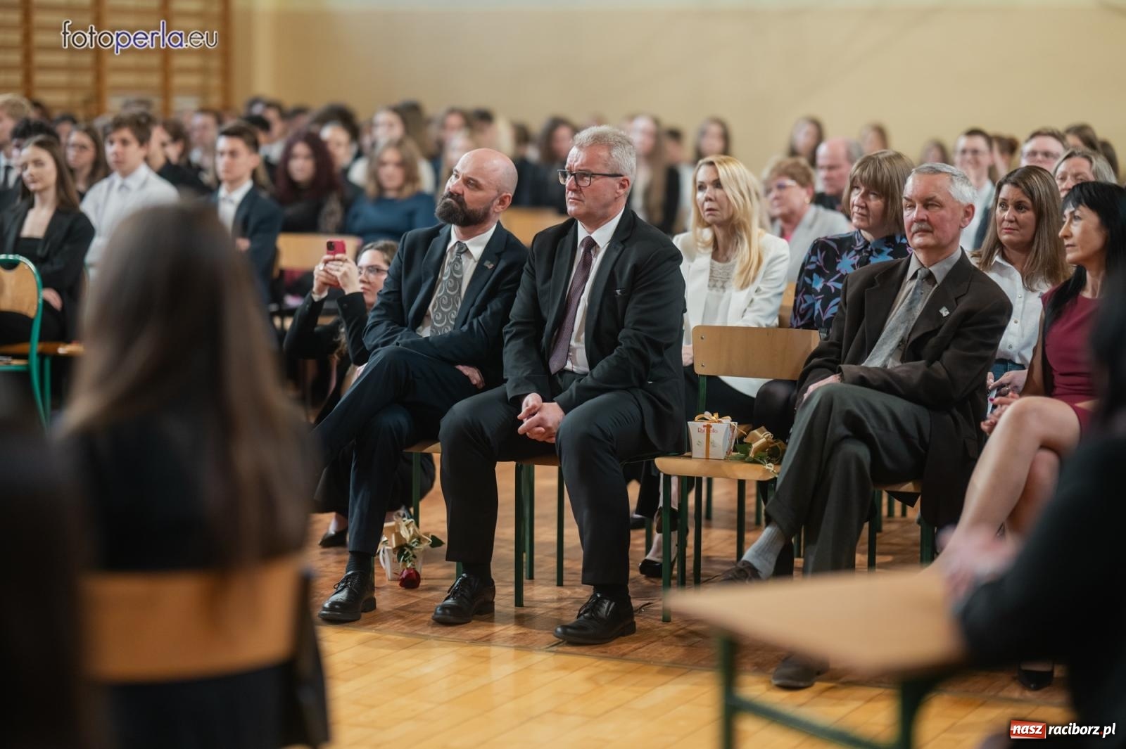 Zdjęcie w galerii na portalu naszraciborz.pl: II LO żegna swoich maturzystów. Są gotowi do podboju świata wiadomości z regionu