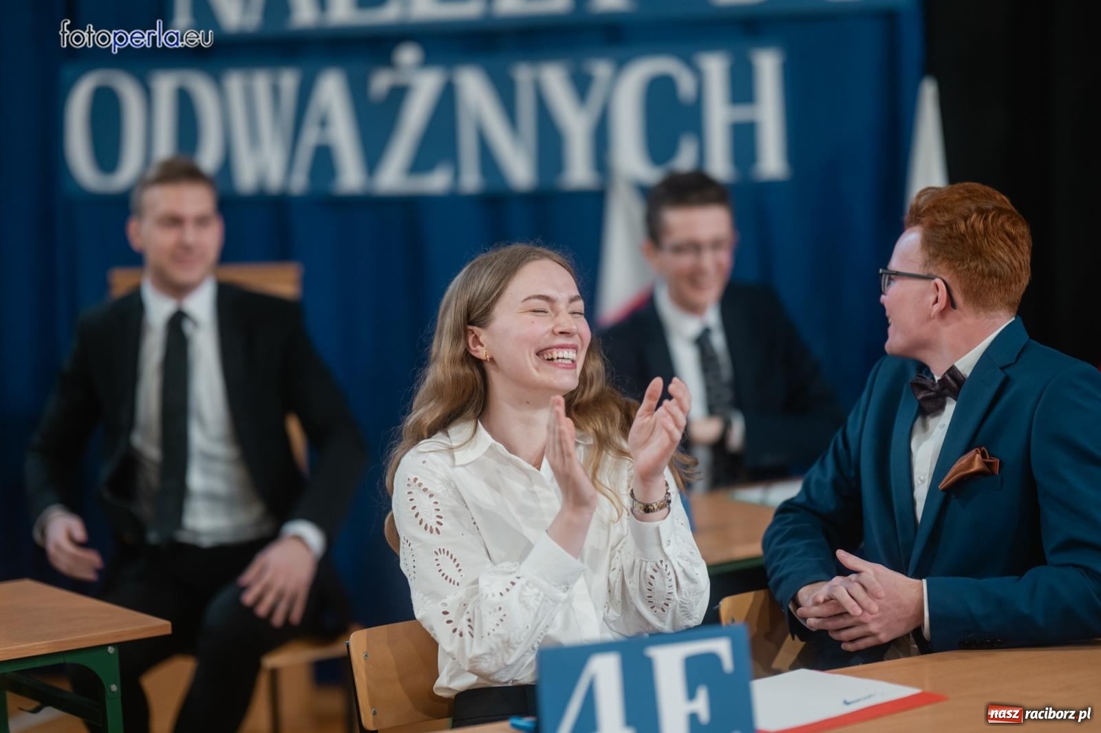 Zdjęcie w galerii na portalu naszraciborz.pl: II LO żegna swoich maturzystów. Są gotowi do podboju świata wiadomości z regionu