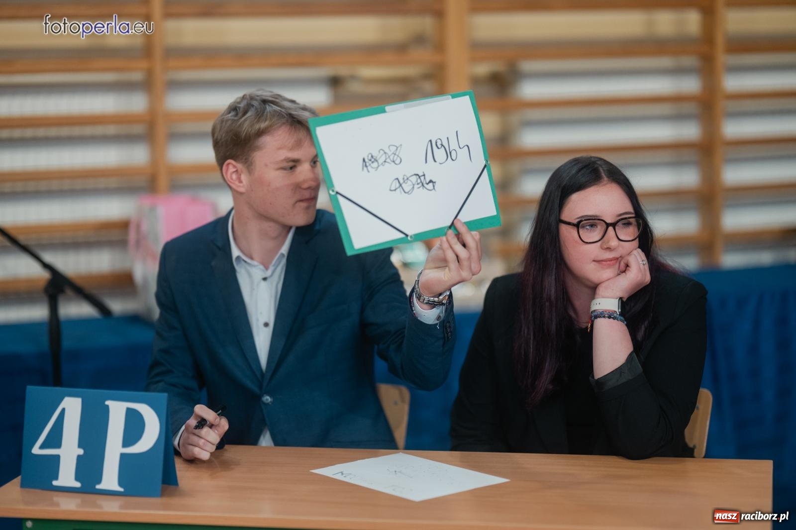 Zdjęcie w galerii na portalu naszraciborz.pl: II LO żegna swoich maturzystów. Są gotowi do podboju świata wiadomości z regionu