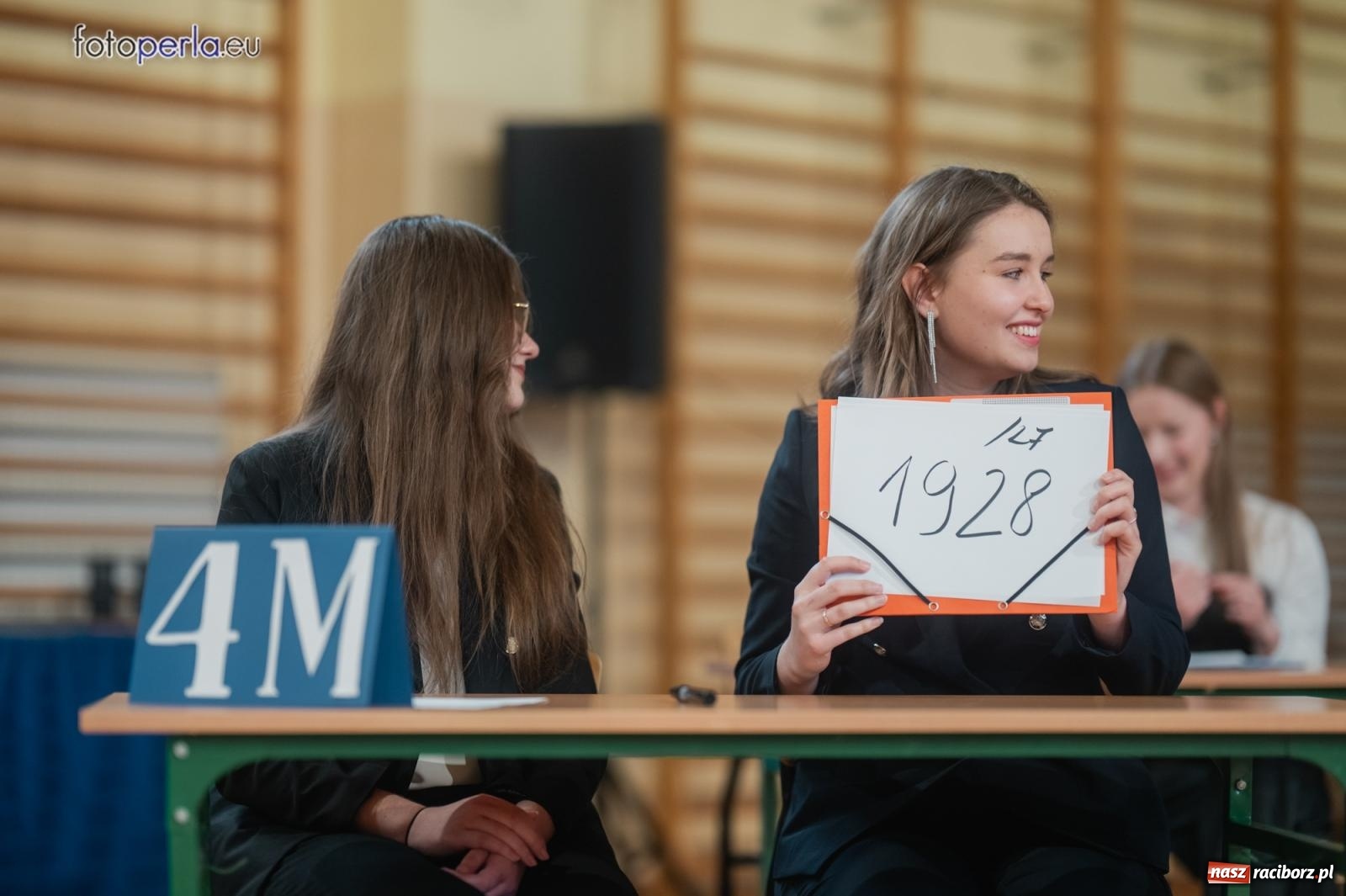 Zdjęcie w galerii na portalu naszraciborz.pl: II LO żegna swoich maturzystów. Są gotowi do podboju świata wiadomości z regionu