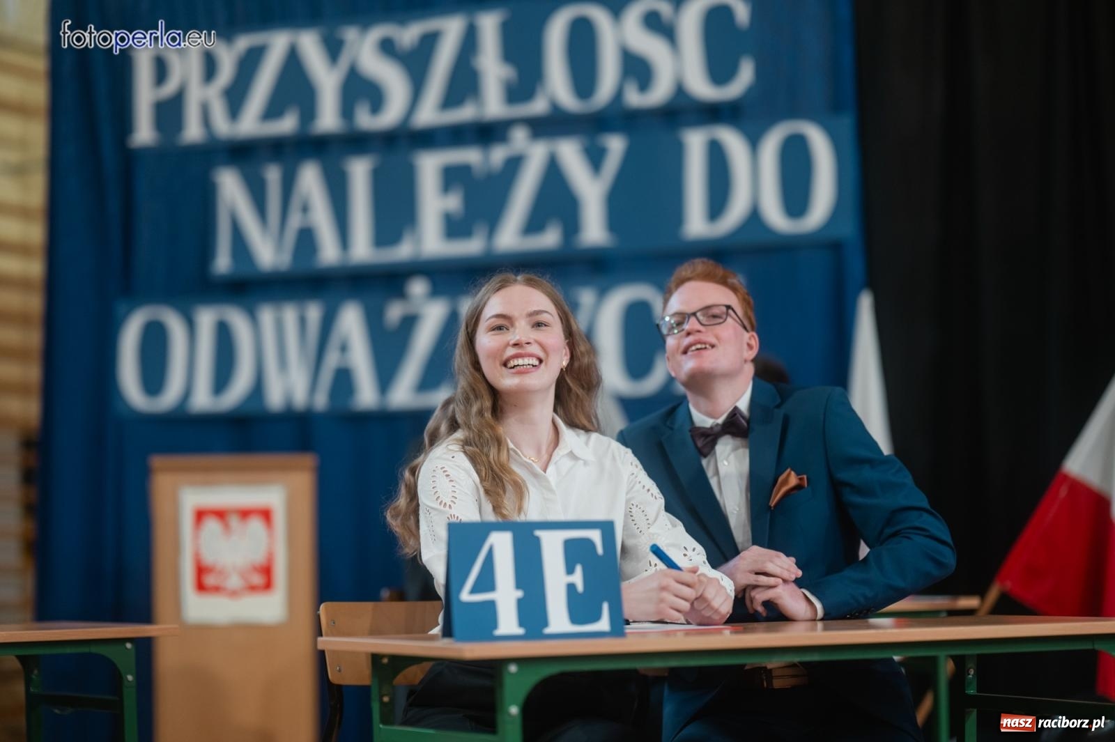 Zdjęcie w galerii na portalu naszraciborz.pl: II LO żegna swoich maturzystów. Są gotowi do podboju świata wiadomości z regionu