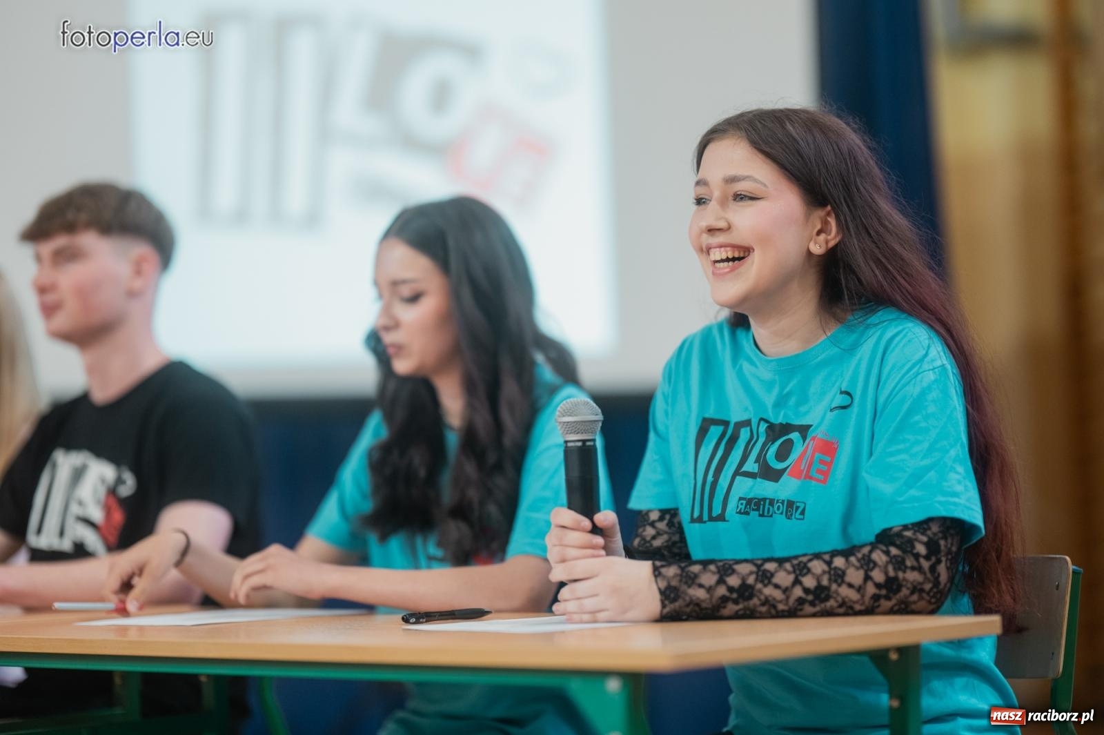 Zdjęcie w galerii na portalu naszraciborz.pl: II LO żegna swoich maturzystów. Są gotowi do podboju świata wiadomości z regionu