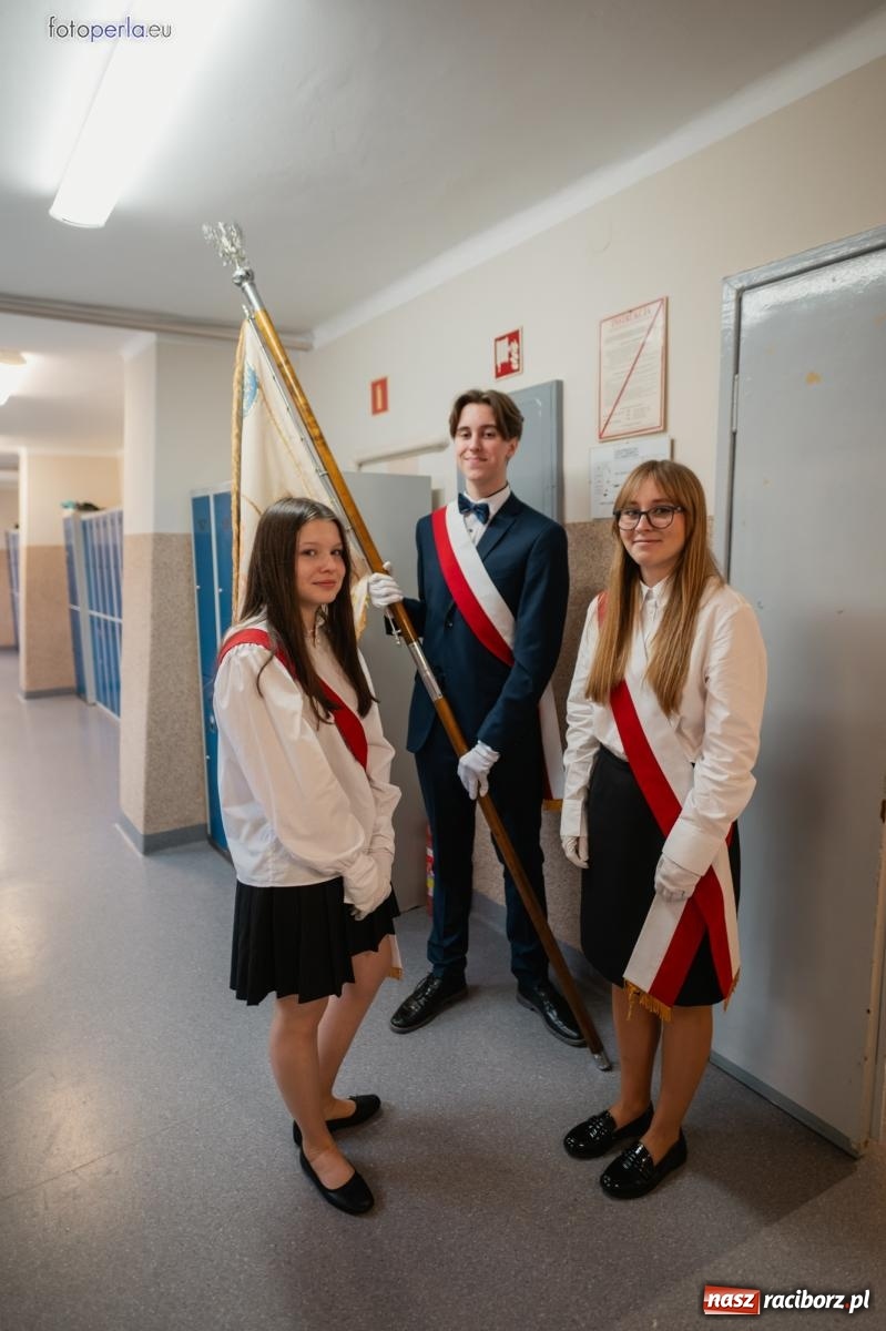 Zdjęcie w galerii na portalu naszraciborz.pl: II LO żegna swoich maturzystów. Są gotowi do podboju świata wiadomości z regionu