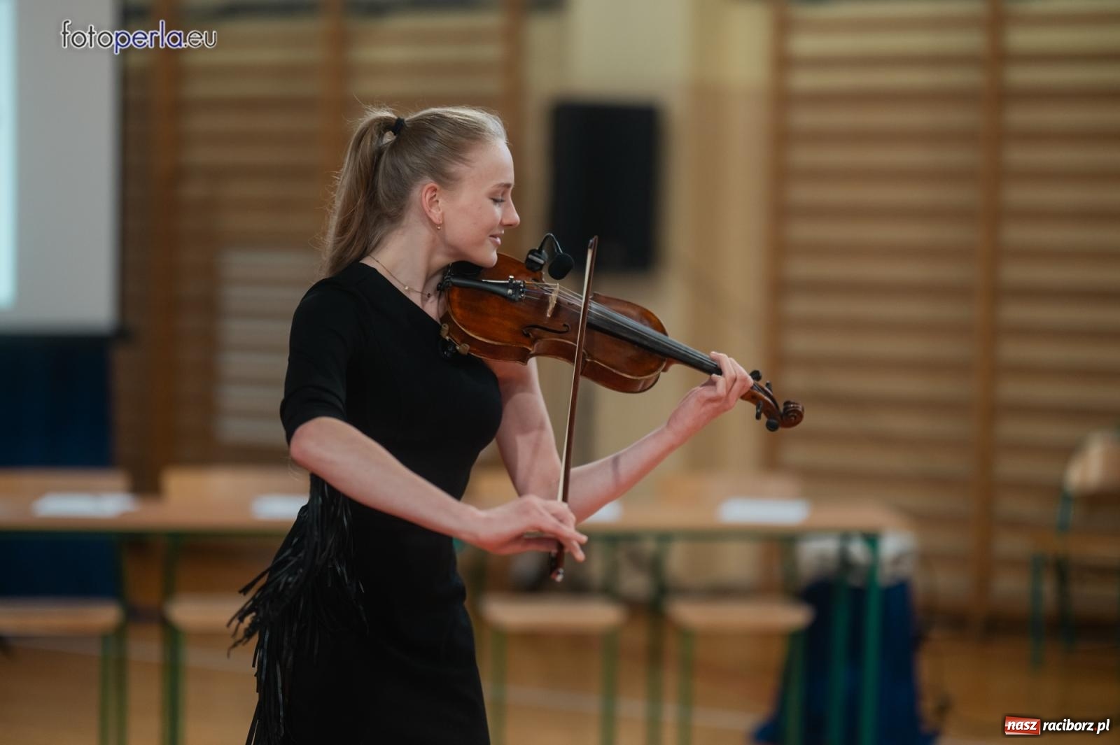 Zdjęcie w galerii na portalu naszraciborz.pl: II LO żegna swoich maturzystów. Są gotowi do podboju świata wiadomości z regionu