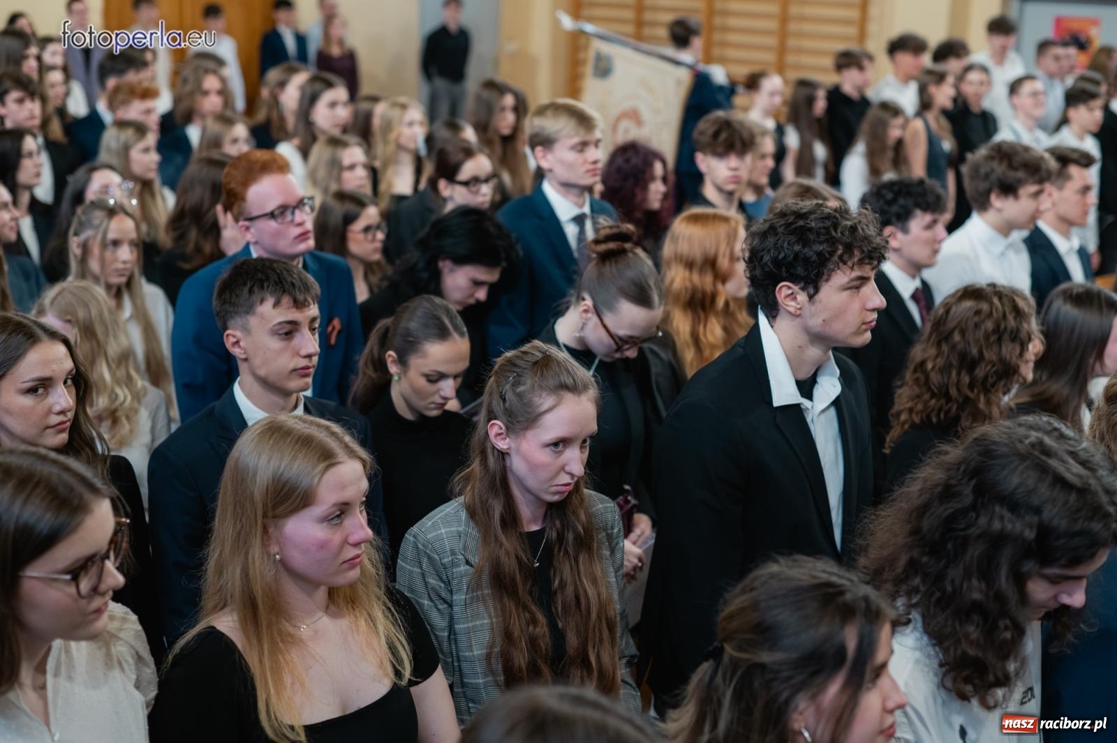 Zdjęcie w galerii na portalu naszraciborz.pl: II LO żegna swoich maturzystów. Są gotowi do podboju świata wiadomości z regionu