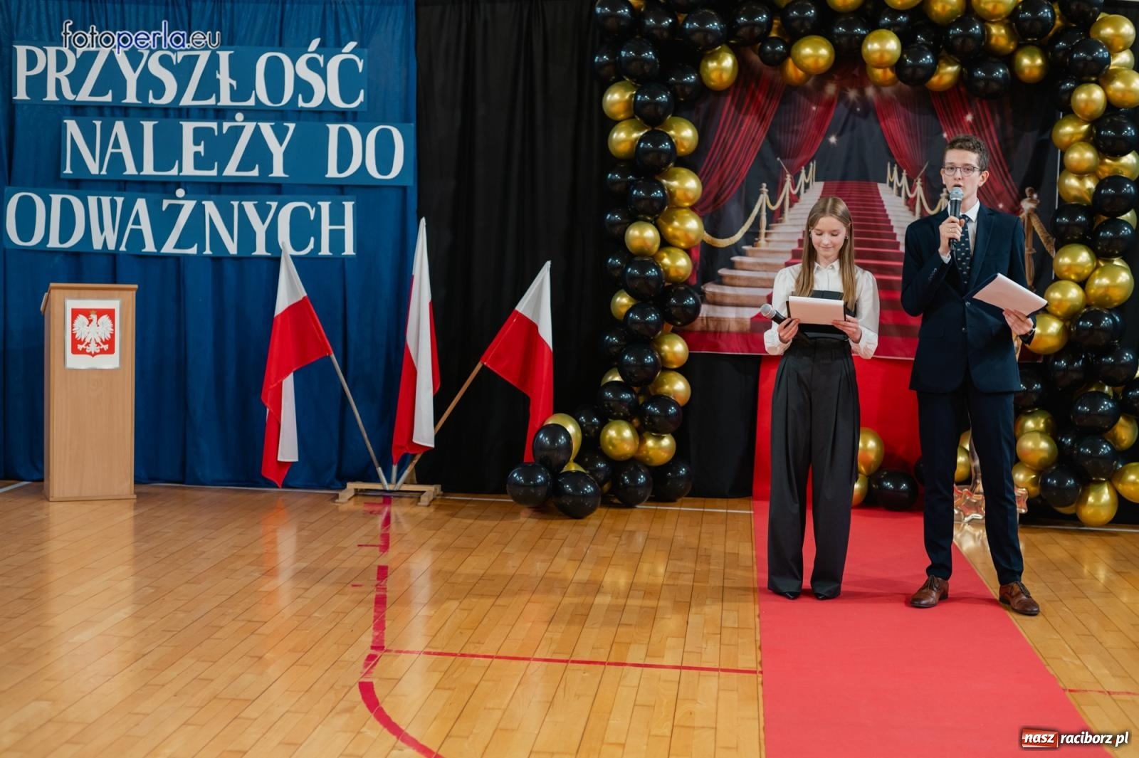 Zdjęcie w galerii na portalu naszraciborz.pl: II LO żegna swoich maturzystów. Są gotowi do podboju świata wiadomości z regionu