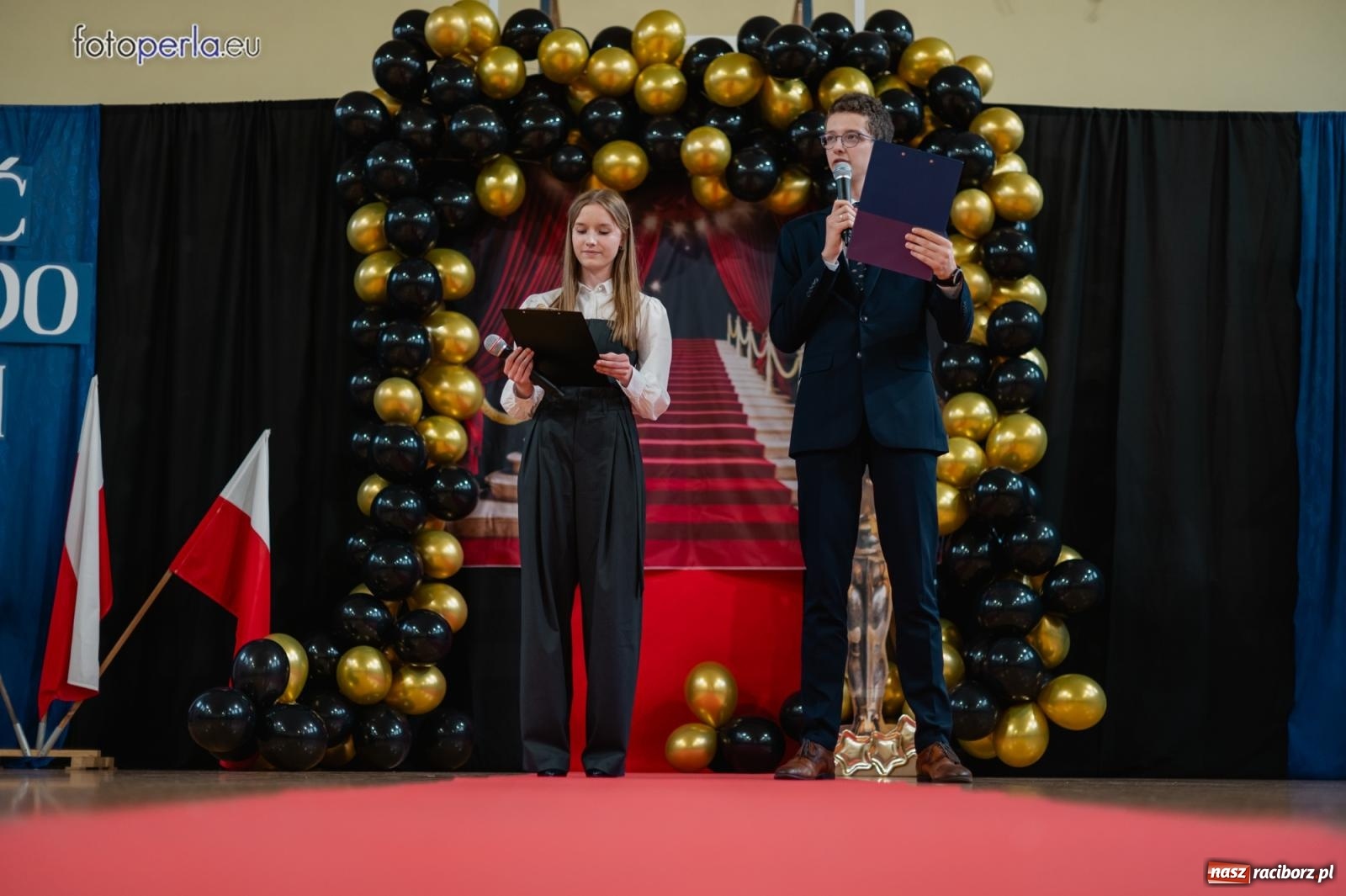 Zdjęcie w galerii na portalu naszraciborz.pl: II LO żegna swoich maturzystów. Są gotowi do podboju świata wiadomości z regionu