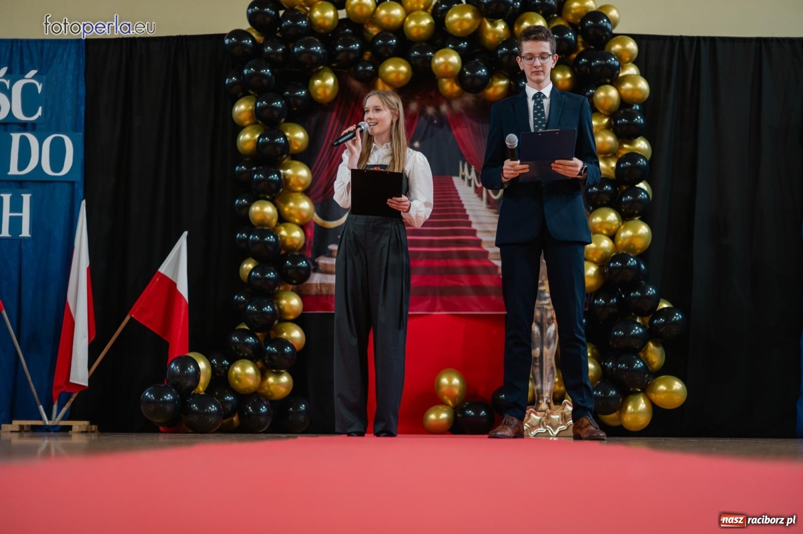 Zdjęcie w galerii na portalu naszraciborz.pl: II LO żegna swoich maturzystów. Są gotowi do podboju świata wiadomości z regionu