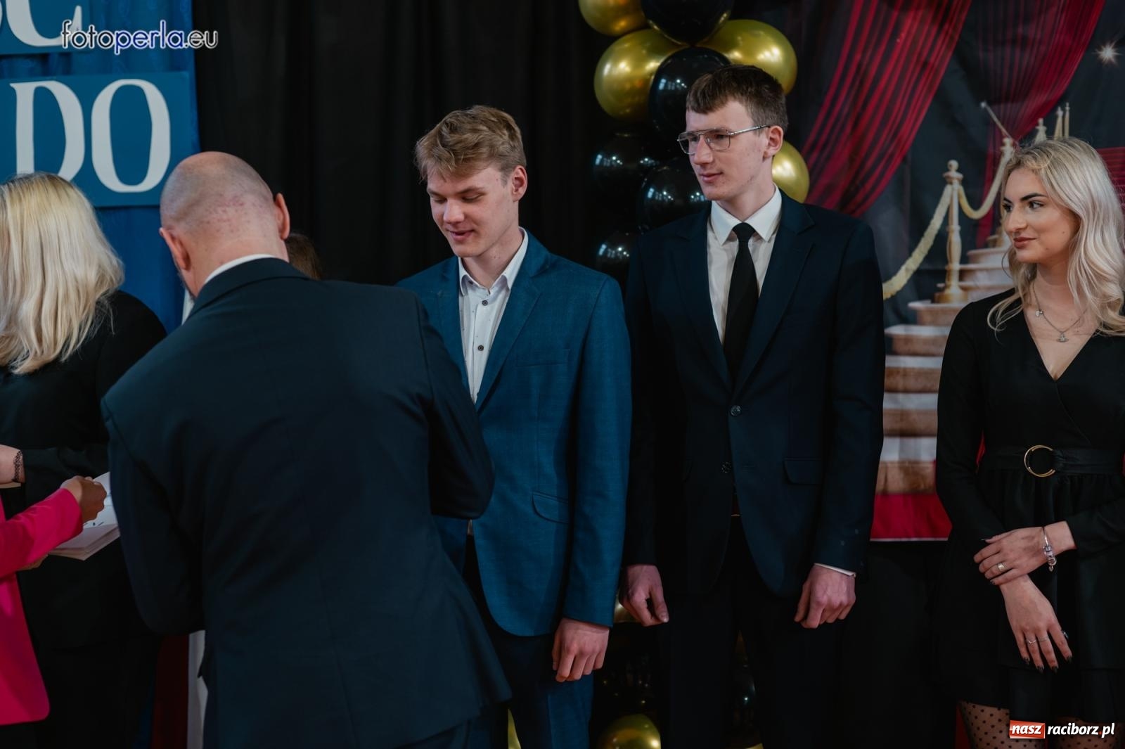 Zdjęcie w galerii na portalu naszraciborz.pl: II LO żegna swoich maturzystów. Są gotowi do podboju świata wiadomości z regionu